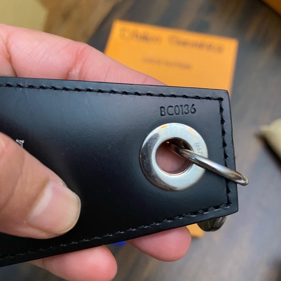 Lv ENCHAPPES KEY HOLDER - Picture 6 of 9